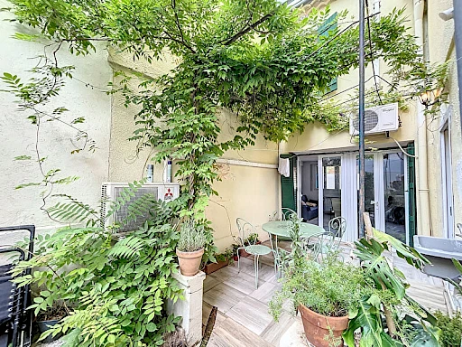 A LOUER AVIGNON ( 84000 ) PREMIERE CEINTURE EXTRAMUROS : Maison 3 pièces - cour - climatisée -meublée ou non meublée ! - 5